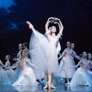 Meng Ningning (Aurora) & Piran Scott (Prince Desire).  Photo:  Christian Aas.